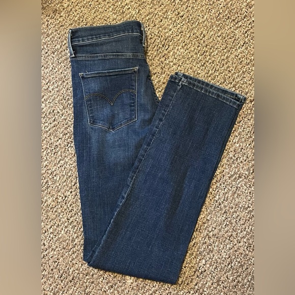Levi's Dark Blue Shaping straight Denim Jeans women’s size 30 x 34 - Picture 2 of 8
